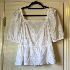 Banana Republic 6P eyelit peplum top